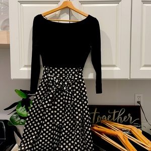 Jessica Howard knee length for 5’5” very good condition wore 2 x